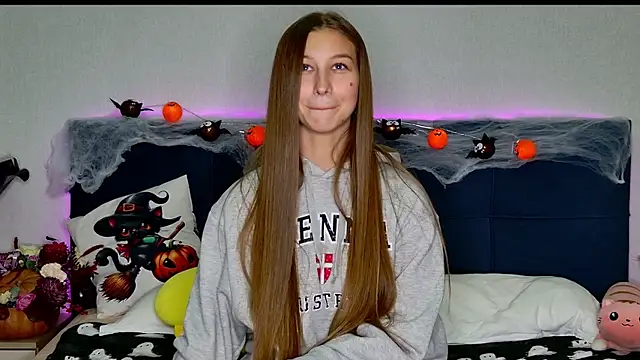 MissEmilyMiller online show from November 2025 05:16:01 PM