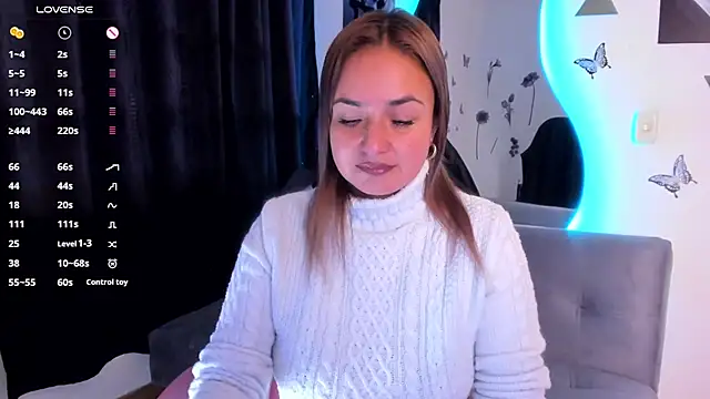 Snapshot of luciamature_ chatting on November 2025 09:30:01 PM luciamature online show from November 2025 09:30:01 PM