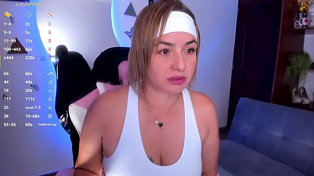 luciamature  online show from March 2026 08:14:01 PM