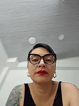 Daniela Leonn online show from September 2025 05:39:02 PM
