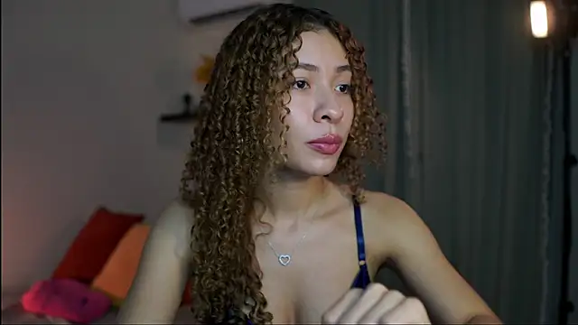 Snapshot of isabella-garcia- chatting on October 2025 02:12:02 AM isabella-garcia- online show from October 2025 02:12:02 AM