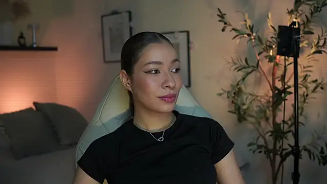 Snapshot of isabella-garcia- chatting on July 2026 01:34:02 AM isabella-garcia- online show from July 2026 01:34:02 AM