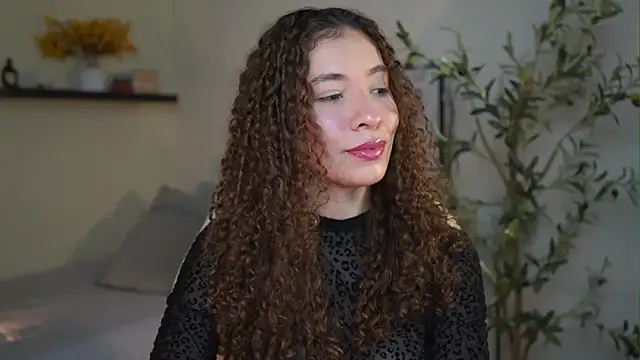 isabella-garcia- online show from May 2026 01:15:01 AM
