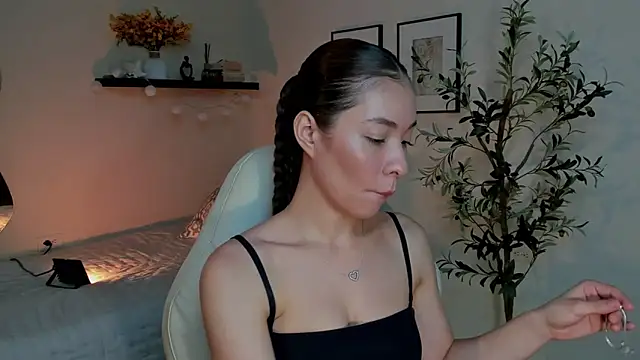 isabella-garcia- online show from April 2026 02:45:02 AM