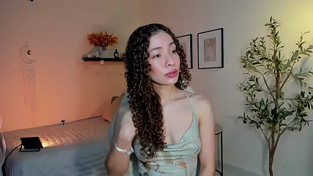 isabella-garcia- online show from April 2026 01:25:02 AM