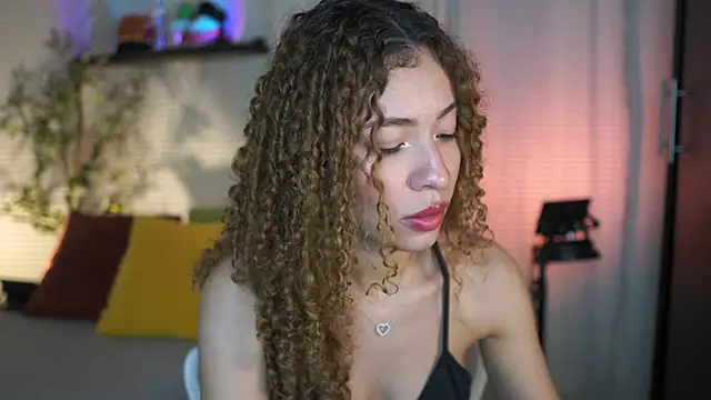 isabella-garcia- online show from November 2025 01:50:01 AM