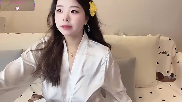 xiaotanbaby online show from October 2025 04:41:01 PM