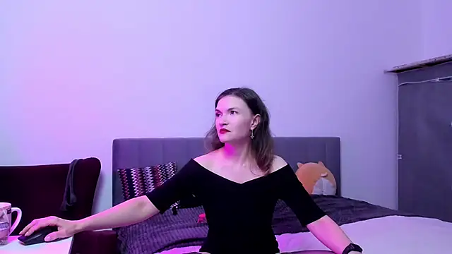 Katherine Twilight online show from November 2025 04:00:01 PM