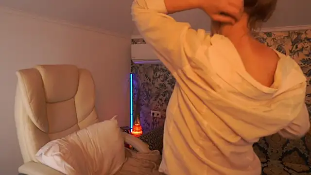 BellaLaPetit online show from April 2026 01:44:02 AM