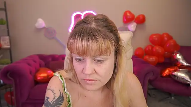 BellaLaPetit online show from February 2026 01:35:02 PM