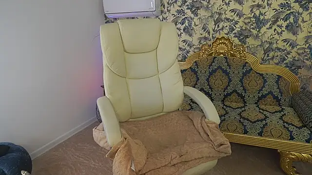 BellaLaPetit online show from April 2026 07:58:02 PM