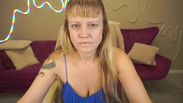 BellaLaPetit online show from September 2025 03:52:01 PM