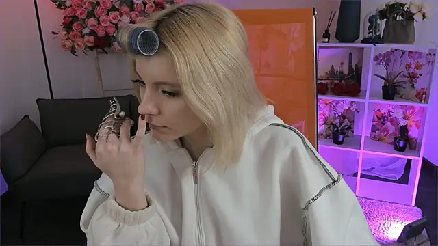 AuroraWrenfield online show from March 2026 04:28:01 AM