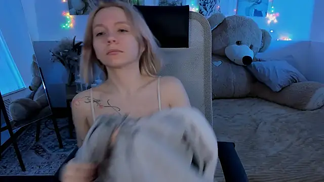 AuroraWrenfield online show from February 2026 04:21:02 AM