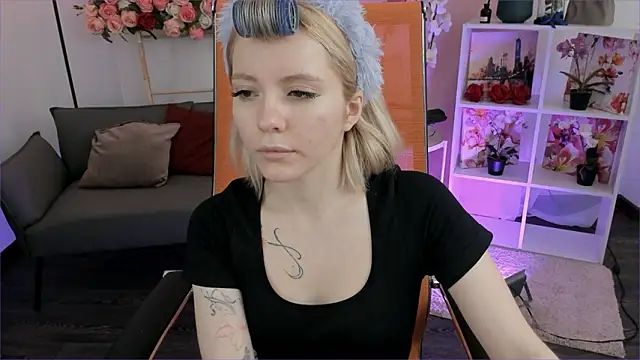 AuroraWrenfield online show from March 2026 04:31:01 AM