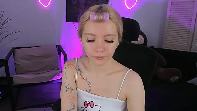 AuroraWrenfield online show from March 2026 04:24:02 AM