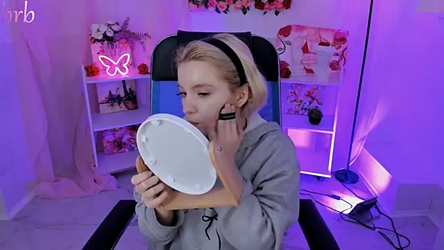 AuroraWrenfield online show from November 2025 04:17:02 AM