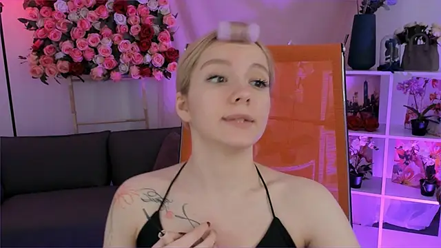 AuroraWrenfield online show from March 2026 04:19:02 AM