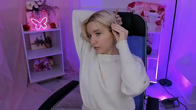 AuroraWrenfield online show from November 2025 10:09:01 AM