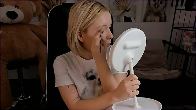 AuroraWrenfield online show from January 2026 10:11:02 AM