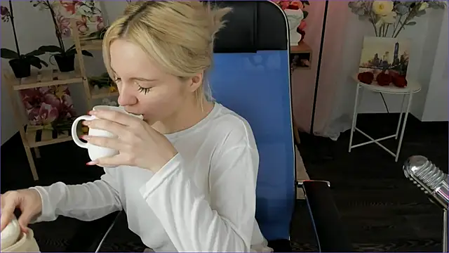 AuroraWrenfield online show from January 2026 12:36:02 AM