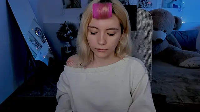 AuroraWrenfield online show from April 2026 04:19:01 AM