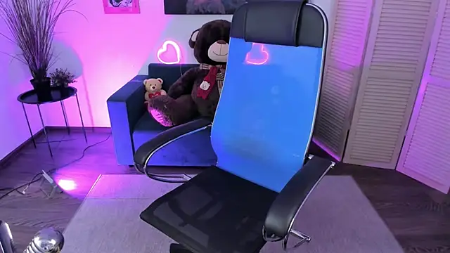 AuroraWrenfield online show from December 2025 10:13:01 PM