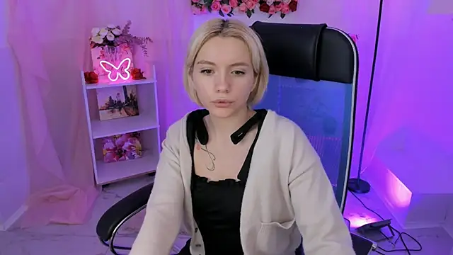 AuroraWrenfield online show from November 2025 04:29:02 AM