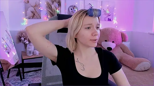 AuroraWrenfield online show from February 2026 07:26:02 AM