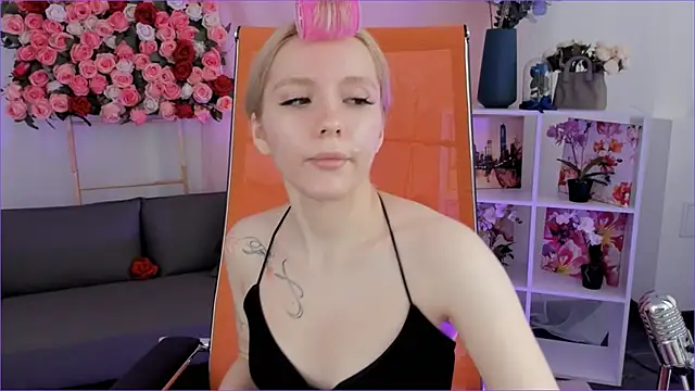 AuroraWrenfield online show from February 2026 04:35:01 AM