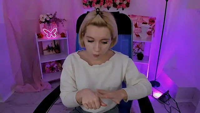 AuroraWrenfield online show from November 2025 07:23:02 AM