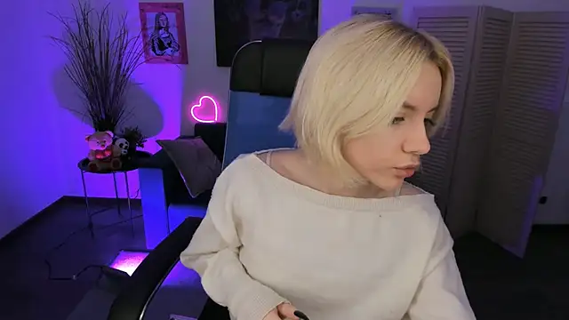 AuroraWrenfield online show from November 2025 04:23:01 AM