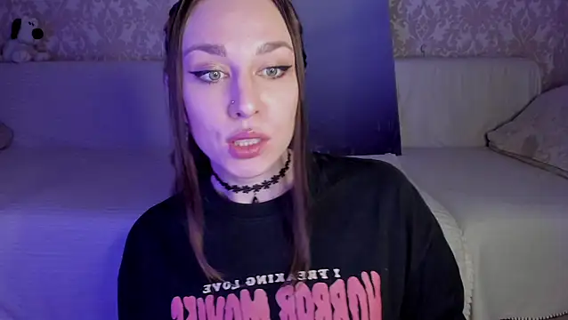 Lil Foxy9 online show from October 2025 04:08:01 PM