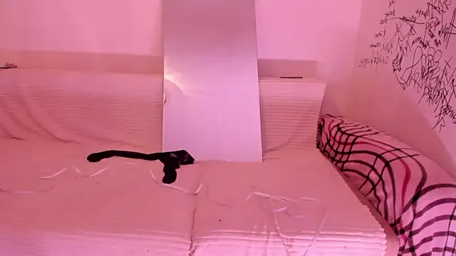 Lil Foxy9 online show from May 2026 06:49:02 PM