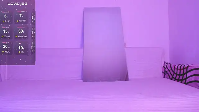 Lil Foxy9 online show from November 2025 01:22:01 PM