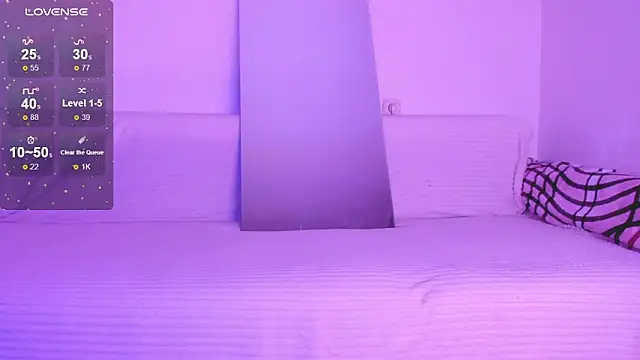 Lil Foxy9 online show from November 2025 10:25:02 AM