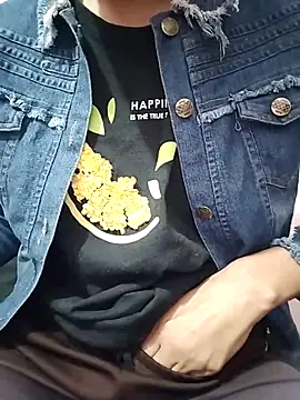 Snapshot of Sx-Maniya chatting on December 2025 01:22:02 AM Sx-Maniya online show from December 2025 01:22:02 AM