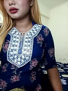 alexa cam44 online show from April 2026 07:39:01 PM