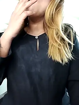 Snapshot of alexa_cam44 chatting on December 2025 08:57:02 PM alexa cam44 online show from December 2025 08:57:02 PM