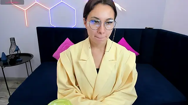 Kat  cat online show from November 2025 01:33:01 AM