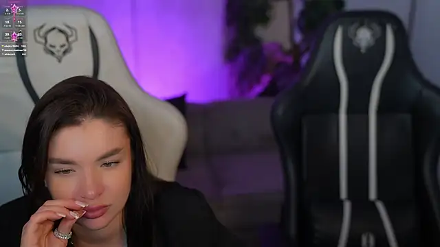 Goldie Flame online show from November 2025 07:51:02 PM