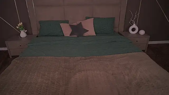 Snapshot of KateShanny chatting on November 2025 06:51:01 AM KateShanny online show from November 2025 06:51:01 AM