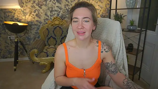 Snapshot of KateShanny chatting on May 2026 05:44:01 AM KateShanny online show from May 2026 05:44:01 AM