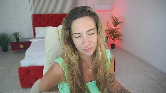 Snapshot of KateShanny chatting on July 2026 06:32:02 AM KateShanny online show from July 2026 06:32:02 AM