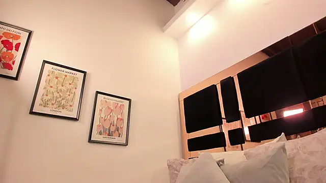 katherinn gomezz online show from October 2025 11:42:02 AM