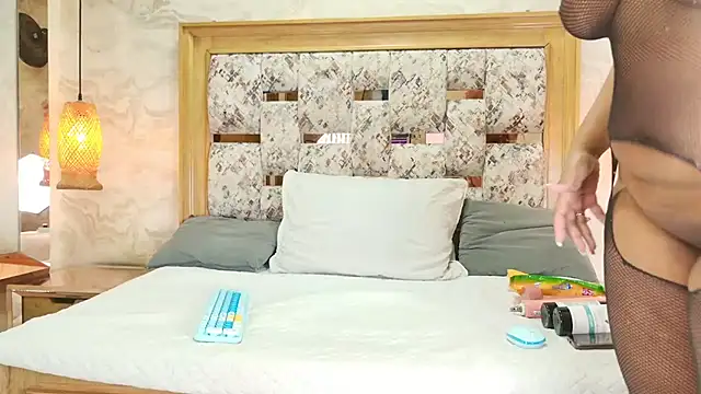 ZOLEY WATSON online show from October 2025 03:07:02 AM