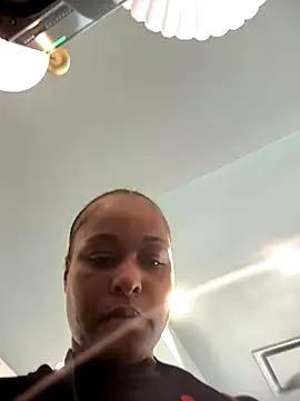 yummy0322 online show from September 2025 12:42:02 PM