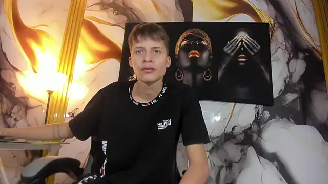 Snapshot of mono_blonde chatting on September 2025 06:48:01 PM mono blonde online show from September 2025 06:48:01 PM
