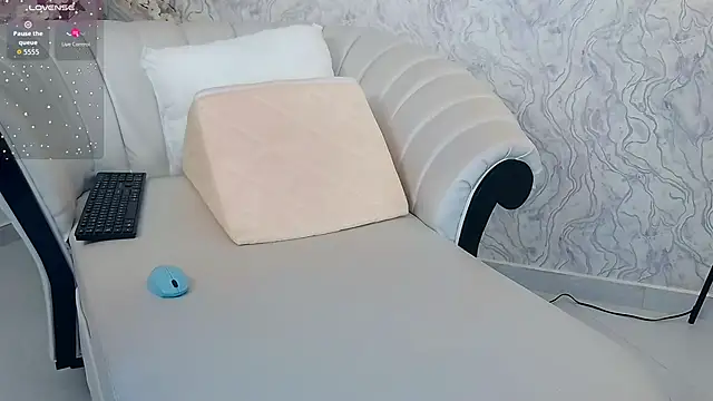 aura sanders1 online show from December 2025 11:56:01 AM