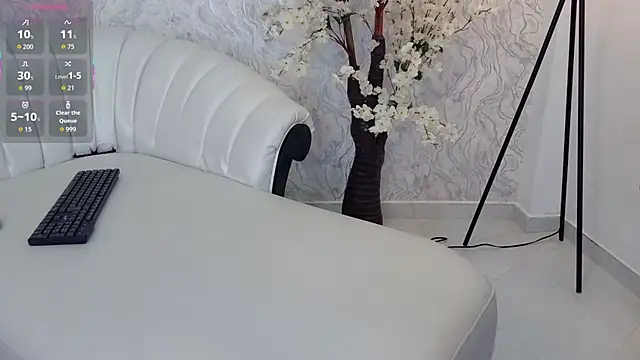 aura sanders1 online show from December 2025 11:53:01 AM